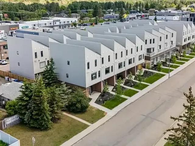 House for rent in Bowness, Calgary