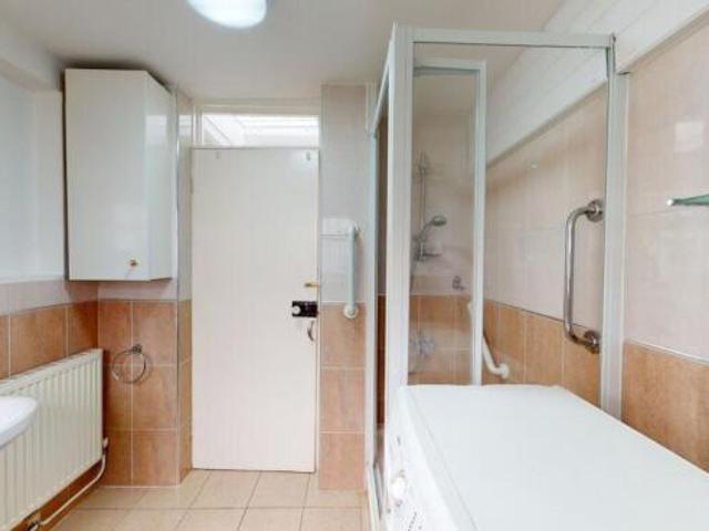 House for rent in Cat Hill