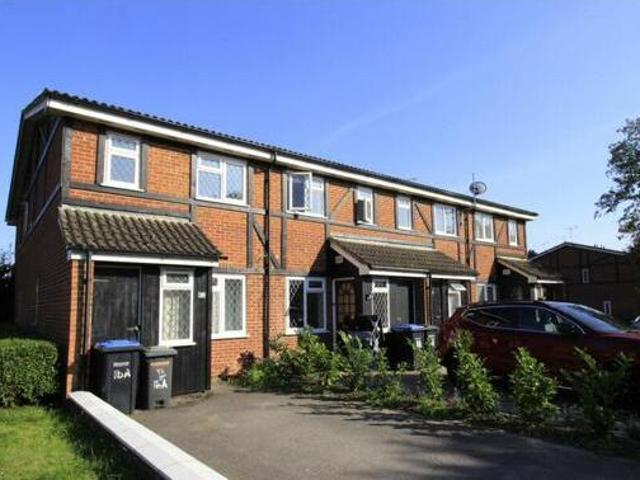 House for rent in Row Town, Surrey