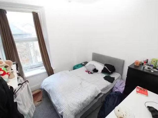 House for rent in Pontypridd, Wales