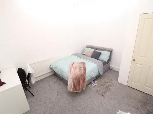 House for rent in Pontypridd, Wales