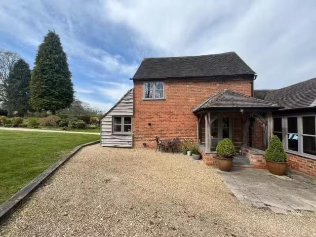 House for rent in Green Close, Warwickshire