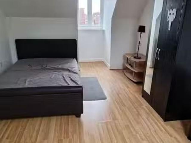 House for rent in London Borough of Merton, Mitcham