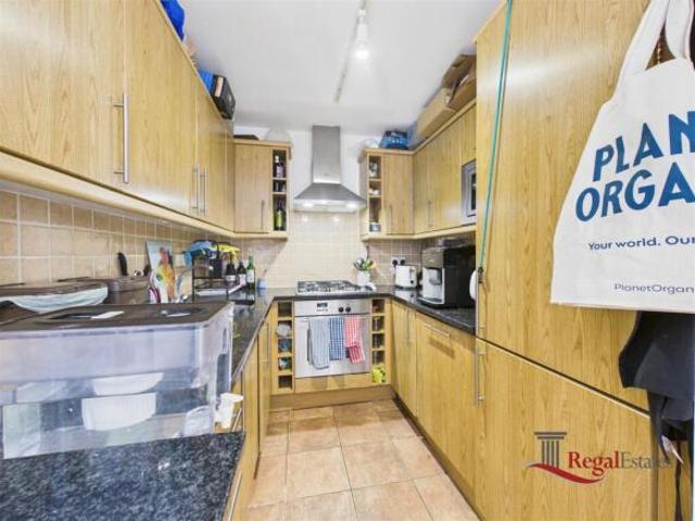 House for rent in Cat Hill