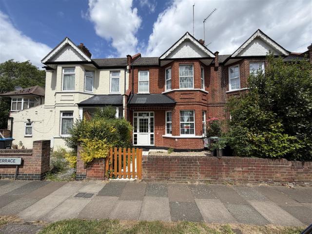 House for rent in New Southgate, Greater London
