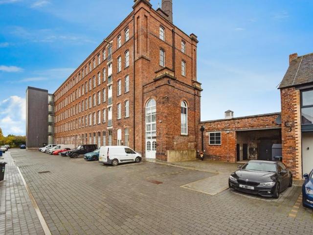 House for sale in Fazeley, Boley Park