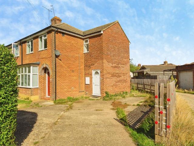 House for sale in Victoria Park, Aylesbury