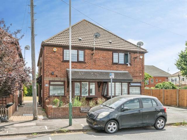 House for sale in South Hornchurch, Greater London