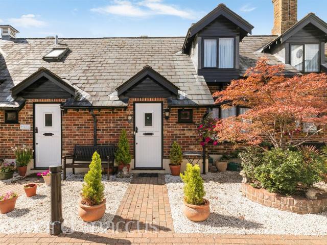 House for sale in Manor Park, Epsom