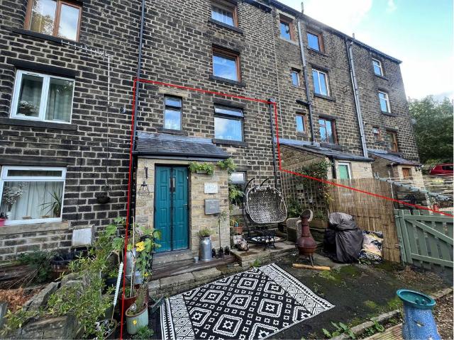 House for sale in Holme Valley, Thongsbridge