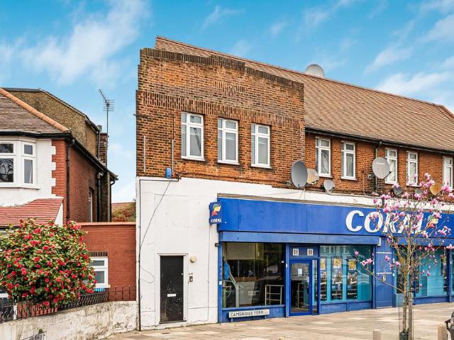 Flat for sale in Edmonton, Greater London