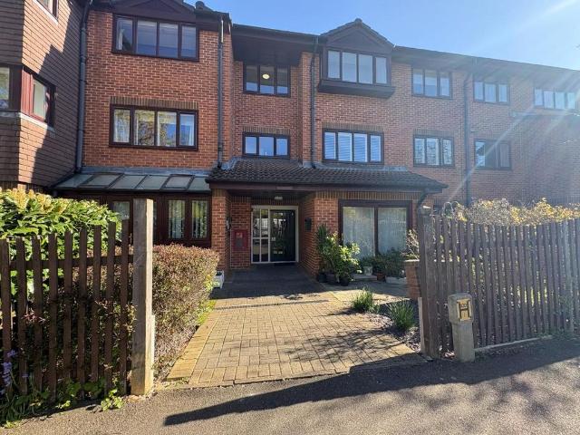 House for sale in Worcester Park, Greater London