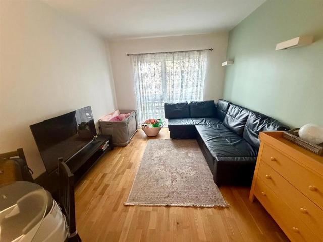 Flat for sale in London Borough of Ealing, Greater London