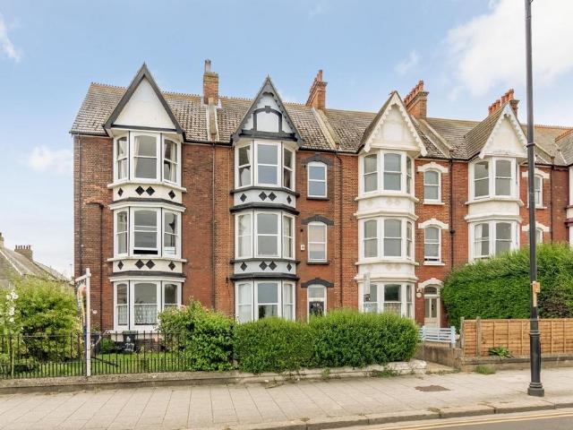 Flat for sale in Oxenden, The Bridge