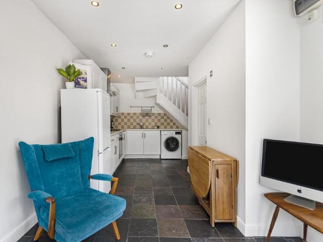 House for sale in Feckenham, City Of Bristol