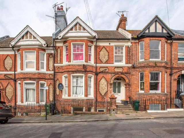 House for sale in Round Hill, Brighton & Hove