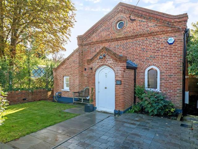 House for sale in Touchen-end, Bray