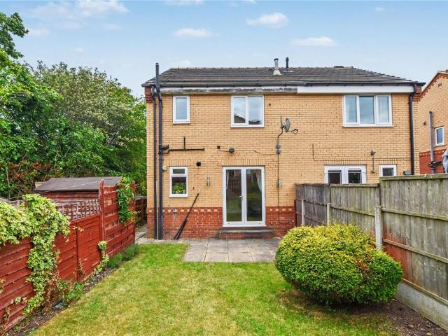 House for sale in Tingley, West Yorkshire