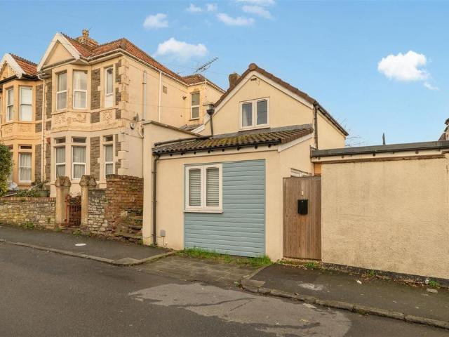 House for sale in Feckenham, City Of Bristol