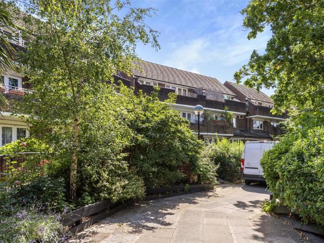House for sale in Gospel Oak, Greater London