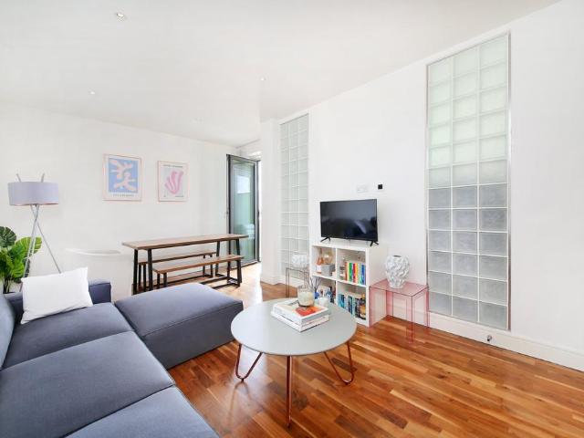 Flat for sale in Wandsworth, Greater London