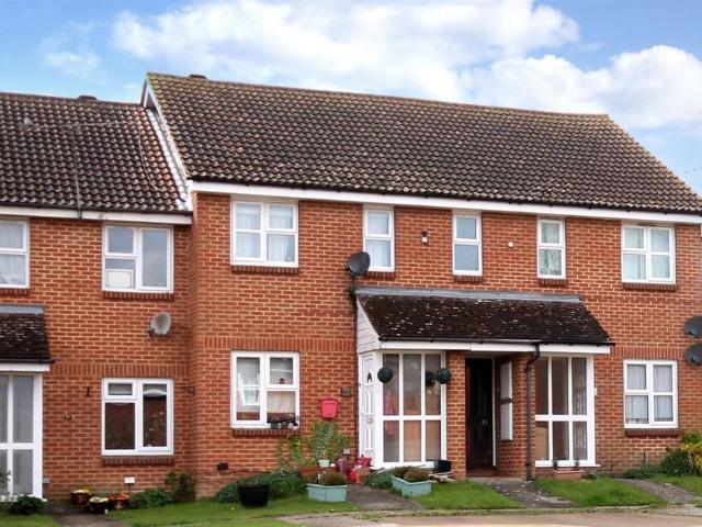 Flat for sale in Pachesham Park, Surrey