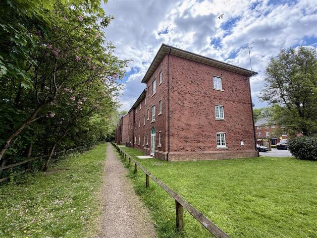 House for sale in Prestolee, Lee Bank
