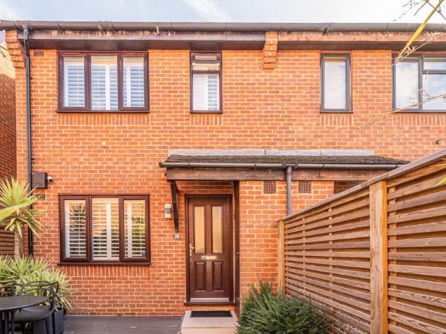 House for sale in Manor Park, Greater London