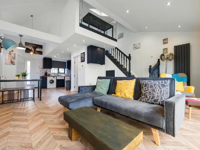 House for sale in Broomhill, Feckenham