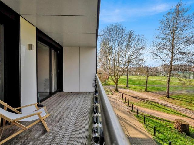 Flat for sale in Earlsfield, Greater London