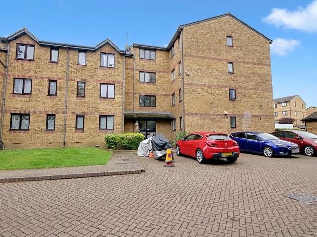 House for sale in Ponders End, Greater London