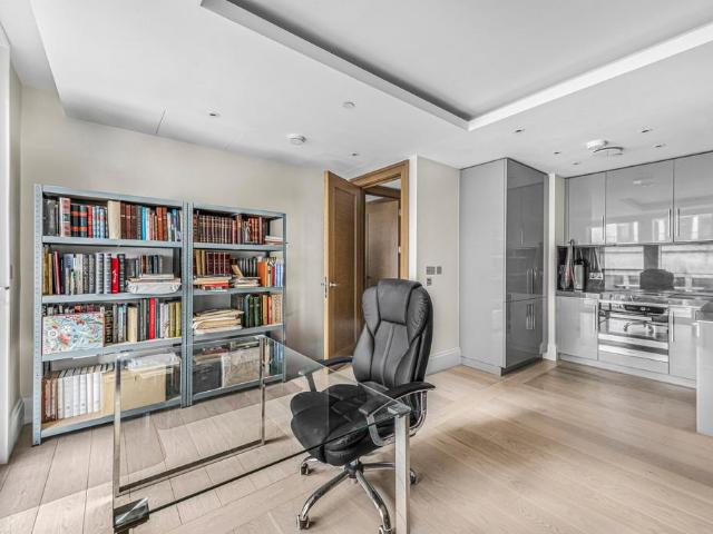 Flat for sale in St Clement Danes, Greater London