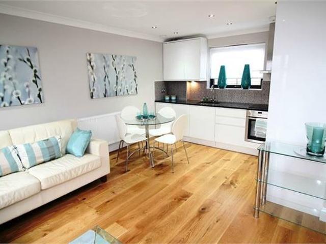 House for sale in Mill Hill, Greater London
