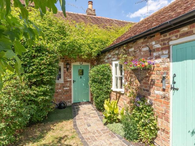 House for sale in Long Marston, Pouchen End