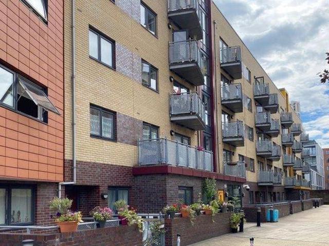 House for sale in Hoxton, Greater London