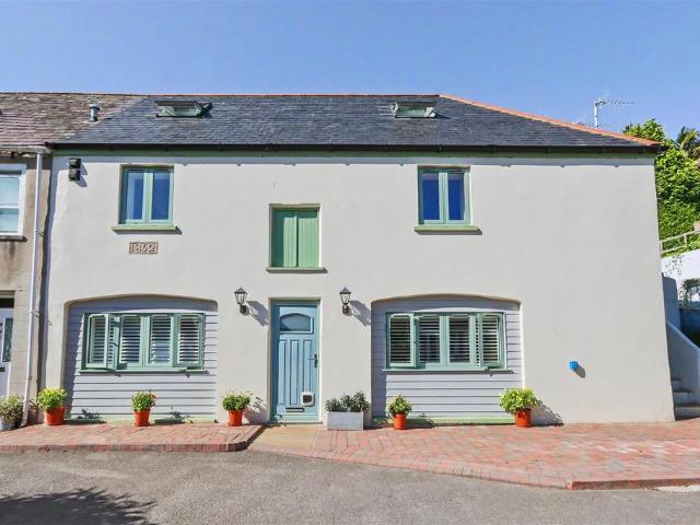 Flat for sale in St Helier, Greater London