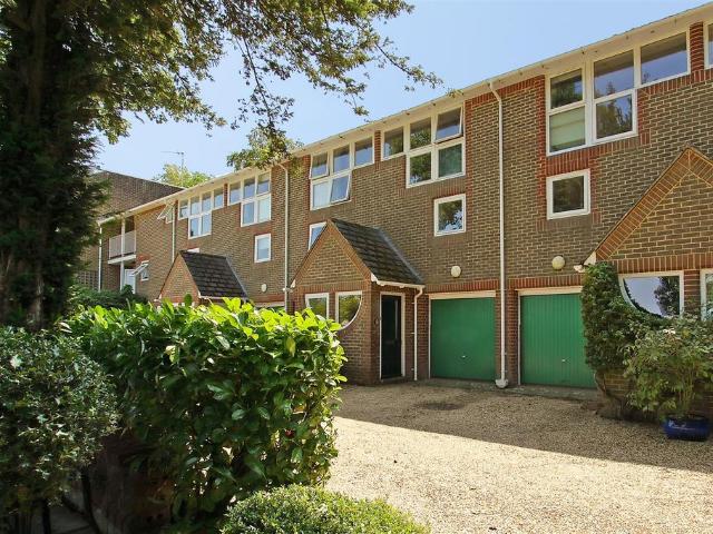 House for sale in Barton Stacey, Hampshire
