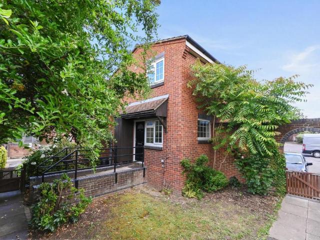House for sale in London Borough of Ealing, Isle Of Man