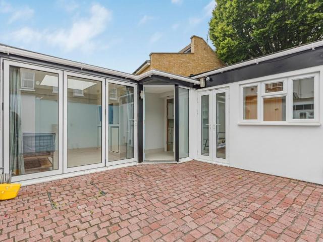 House for sale in Mortlake, Greater London