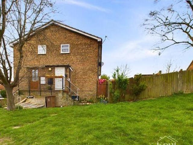 House for sale in Chatham Docks, Chatham
