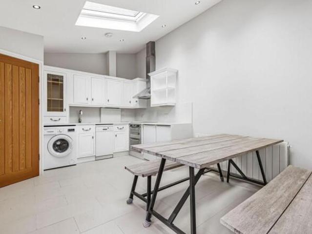 House for sale in Barnes, Greater London