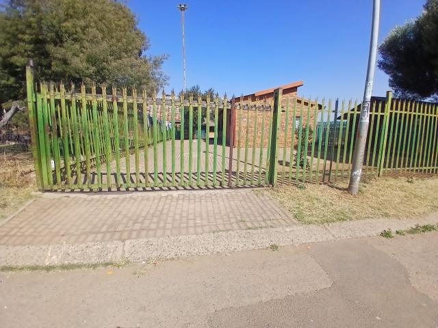 House for sale in Emdeni, Soweto