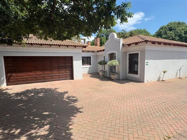 Room for rent in Waterkloof, Gauteng