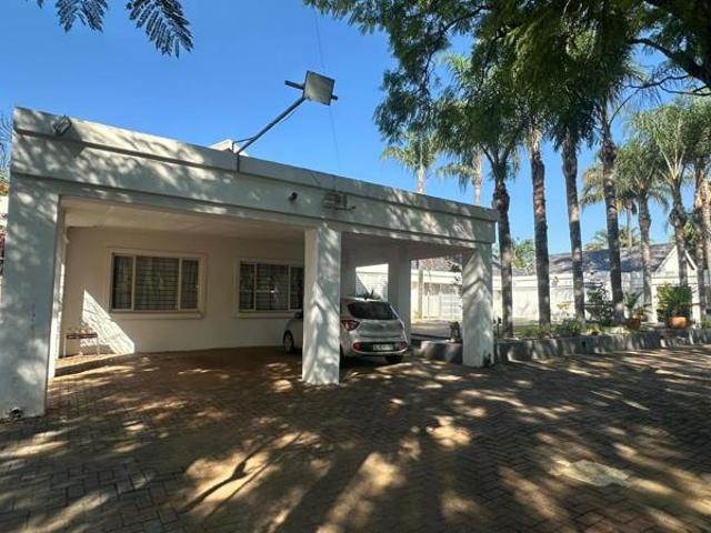 House for rent in Waterkloof, Gauteng