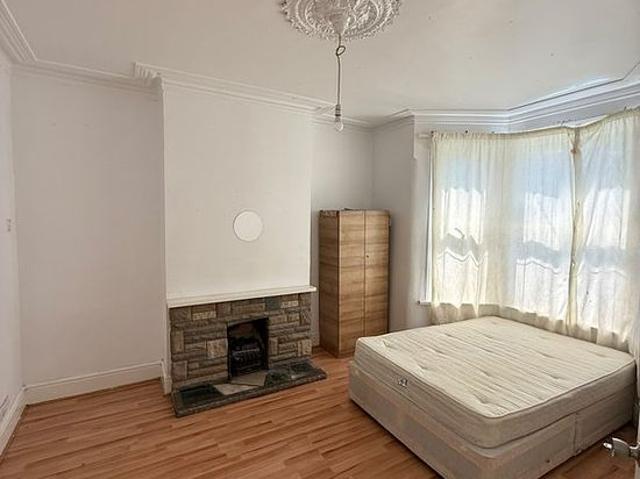 House for rent in Loxford, Greater London