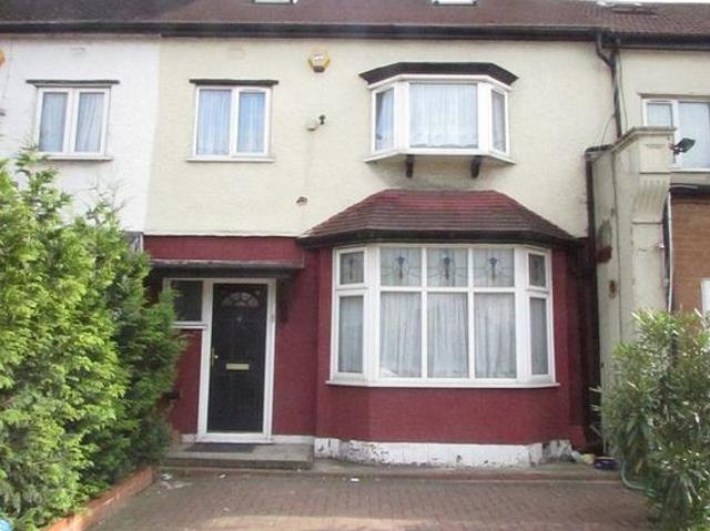 House for rent in Gants Hill, Greater London
