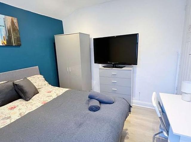 House for rent in Calderstones