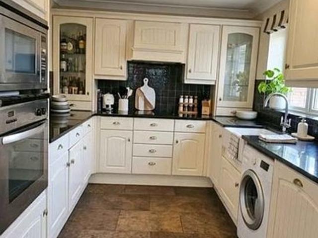 House for rent in Calderstones