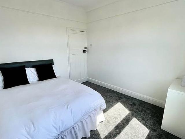House for rent in Brondesbury, Greater London