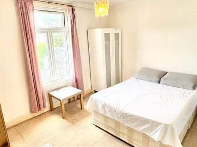 House for rent in London Borough of Croydon, Greater London
